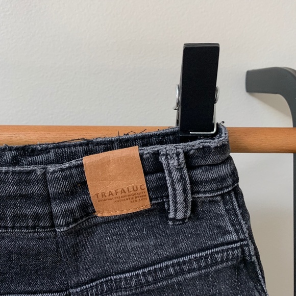 Zara Denim Skirt - Picture 3 of 4